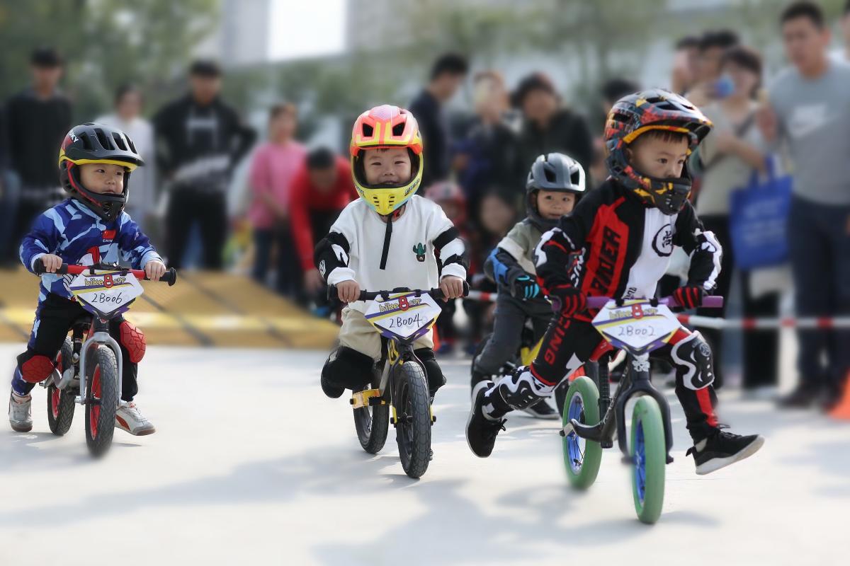 成長 【賽事主辦方】 金鄉縣baby go兒童平衡車俱樂部 【賽事協辦方】